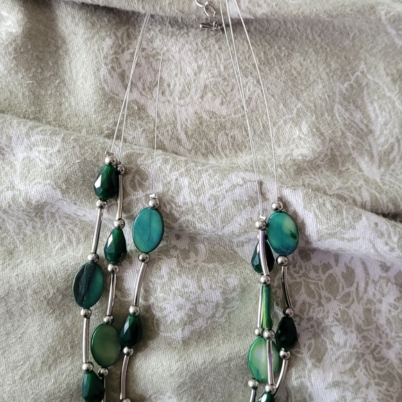 Green and silver multi layer necklace - Picture 2 of 2